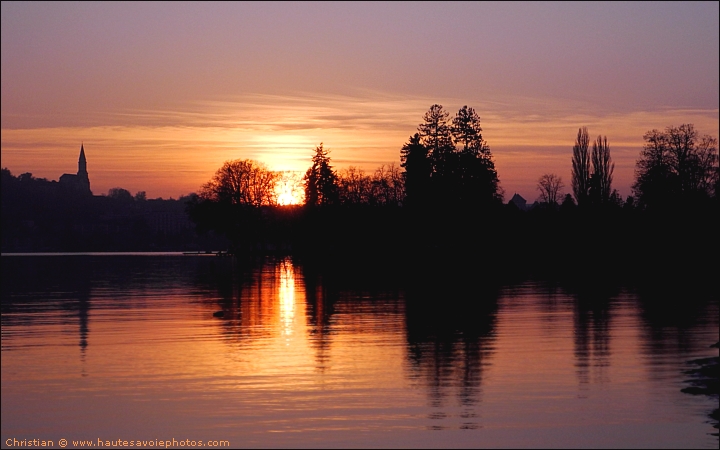 Coucher De Soleil Sur La Baie Dannecy