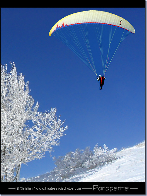 Parapente dans les Alpes