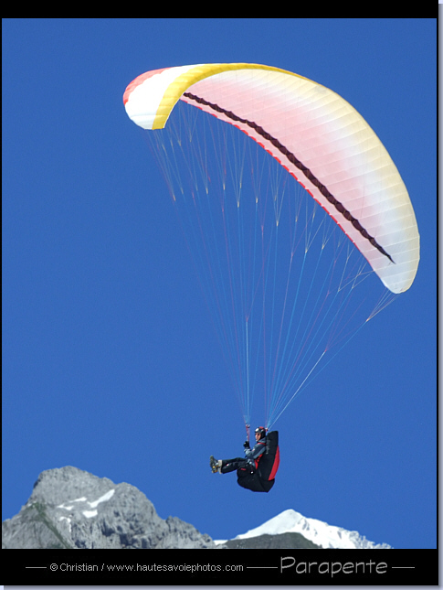 Parapente dans les Alpes