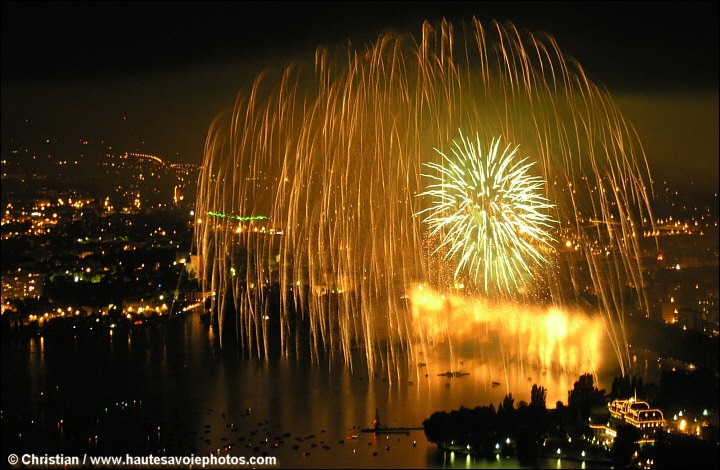Les feux d'artifice de la fête du lac d'Annecy