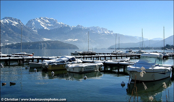 Lac d'Annecy vu du port de Sevrier