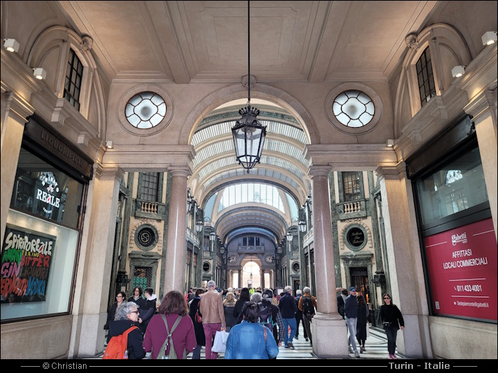 Turin Italie - Galleria San Federico Torino Italia