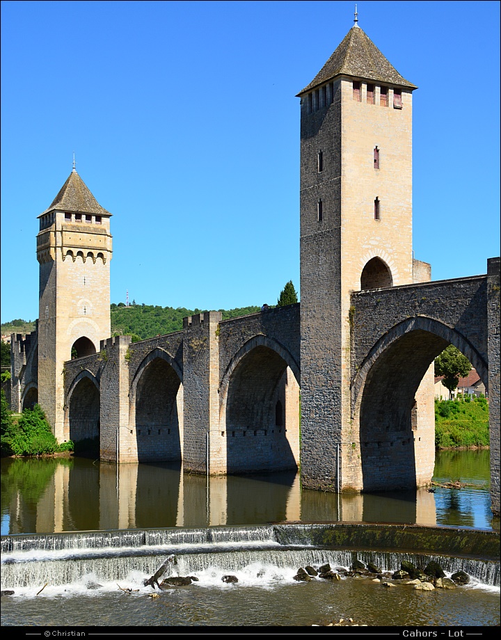 Cahors Et Son C l bre Pont Valentr Sur Le Lot En France