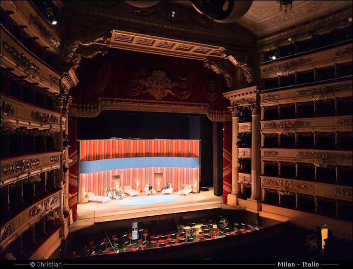 scène du théatre de la Scalla  - Milan Italie - Milano Italia