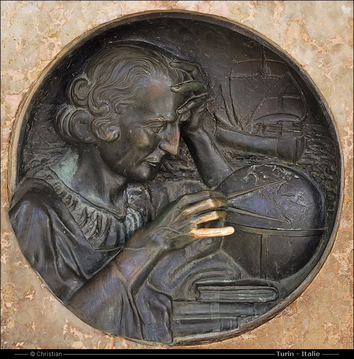 petit doigt de Christophe Colomb porte bonheur à Turin en Italie